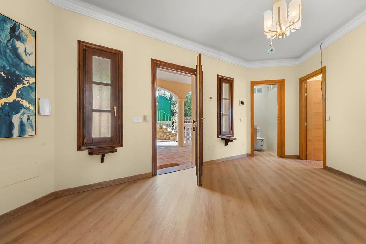 4 soverom Villa til salgs i Benalmadena - € 1 199 000 (Ref: 9439074)