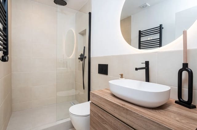 Apartamento de 3 habitaciones en Puerto Banus, Marbella en venta - 825.000 € (Ref: 9439075)