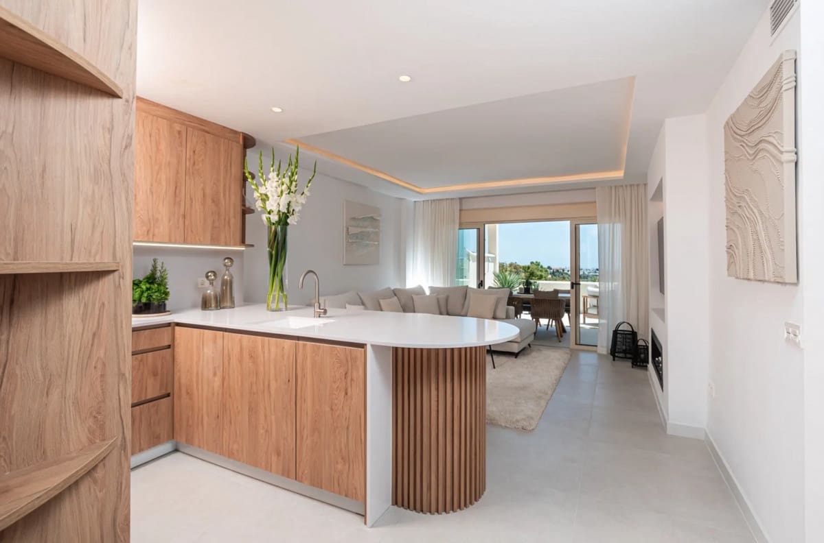 Apartamento de 3 habitaciones en Nueva Andalucia en venta - 825.000 € (Ref: 9439075)