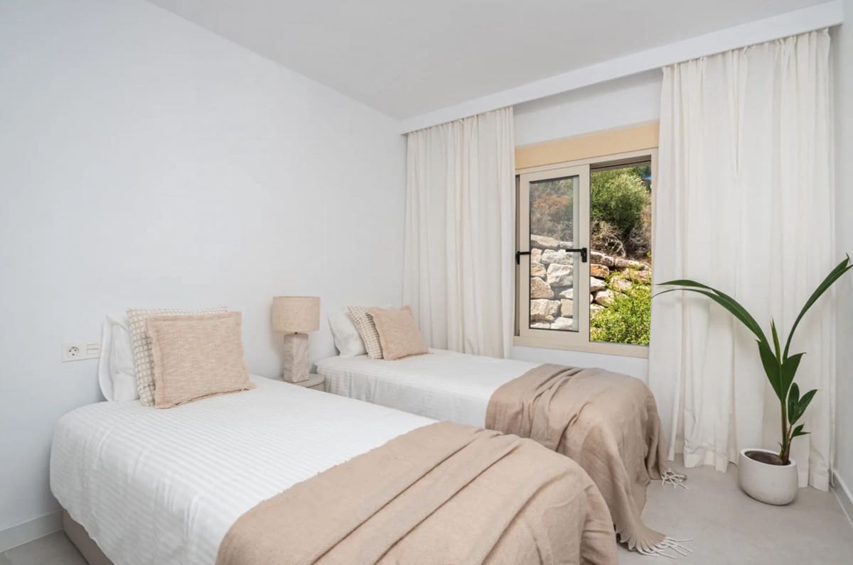 Apartamento de 3 habitaciones en Nueva Andalucia en venta - 825.000 € (Ref: 9439075)