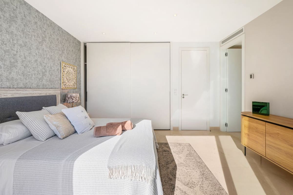 4 bedroom Townhouse for sale in La Cala de Mijas - € 1,199,000 (Ref: 9439077)