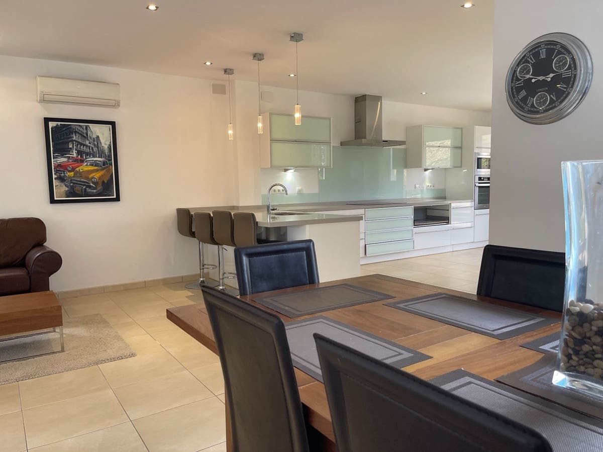 6 makuuhuone Huvila myytävänä paikassa Monforte del Cid - 750 000 € (Ref: 9439080)