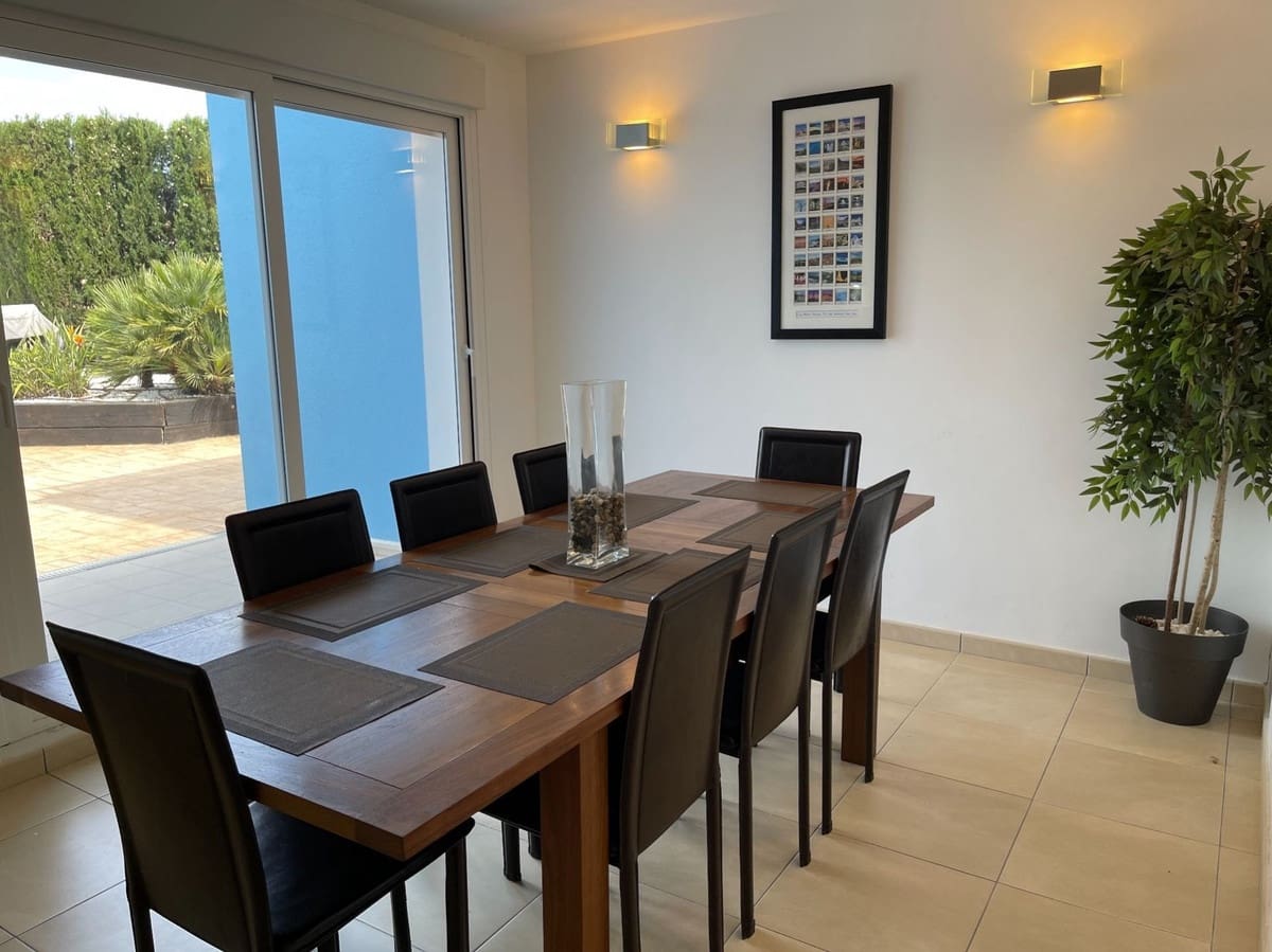 6 makuuhuone Huvila myytävänä paikassa Monforte del Cid - 750 000 € (Ref: 9439080)