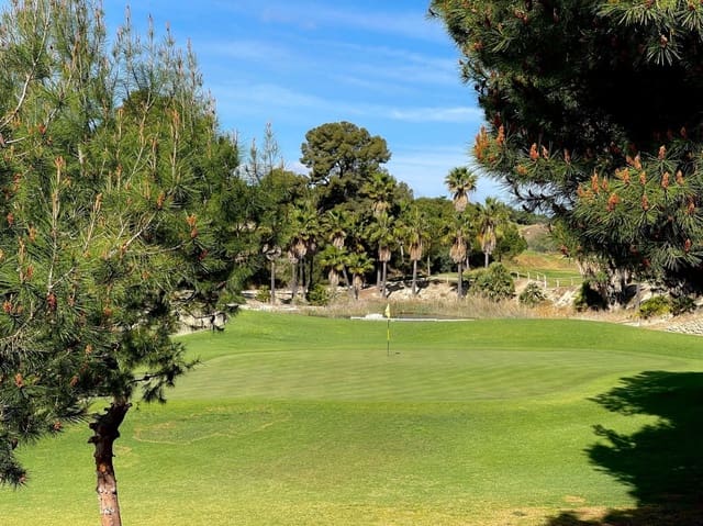 6 makuuhuone Huvila myytävänä paikassa Monforte del Cid - 750 000 € (Ref: 9439080)