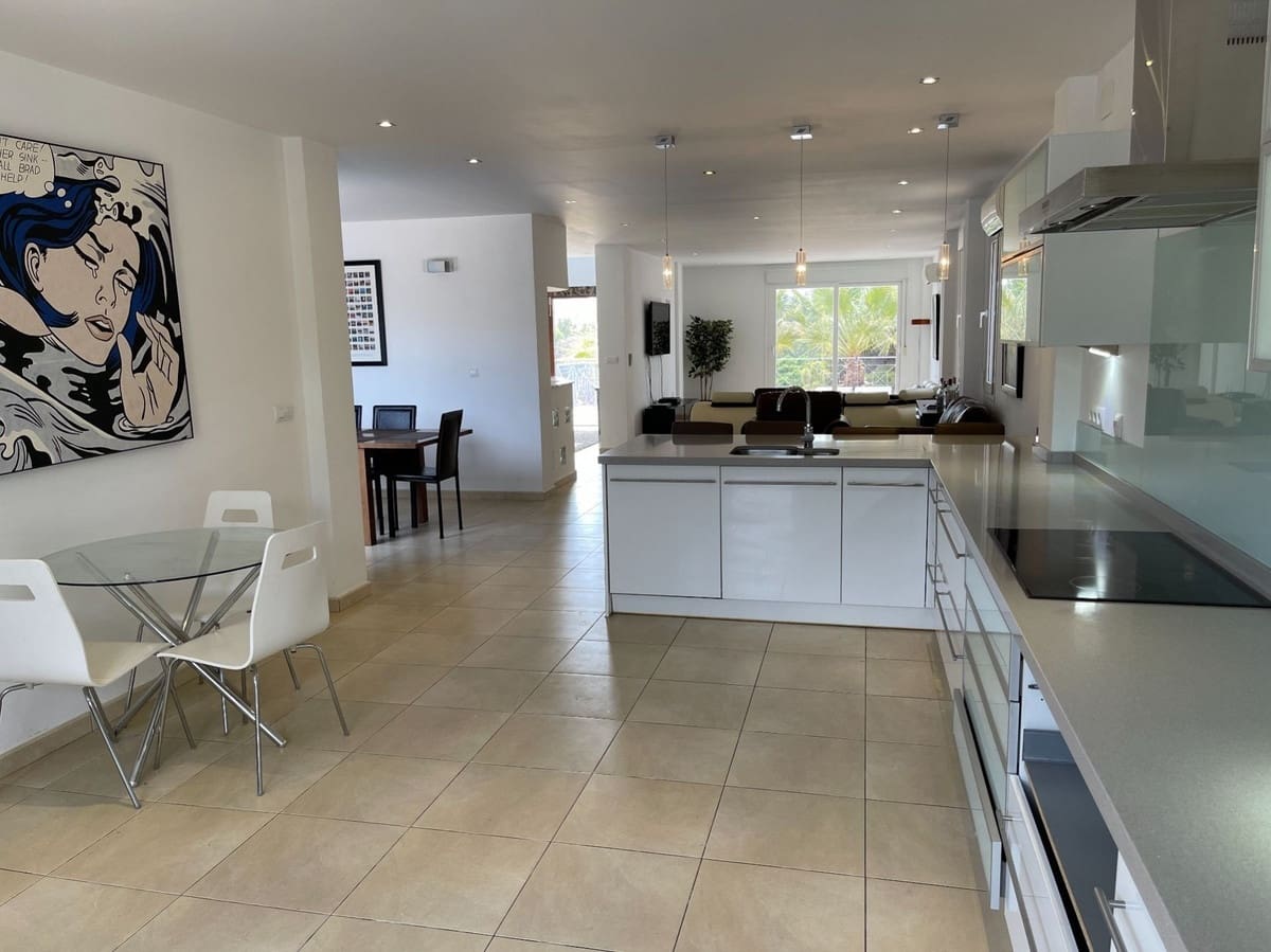 6 Zimmer Villa zu verkaufen in Monforte del Cid - 750.000 € (Ref: 9439080)