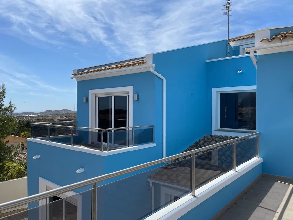 6 Zimmer Villa zu verkaufen in Monforte del Cid - 750.000 € (Ref: 9439080)