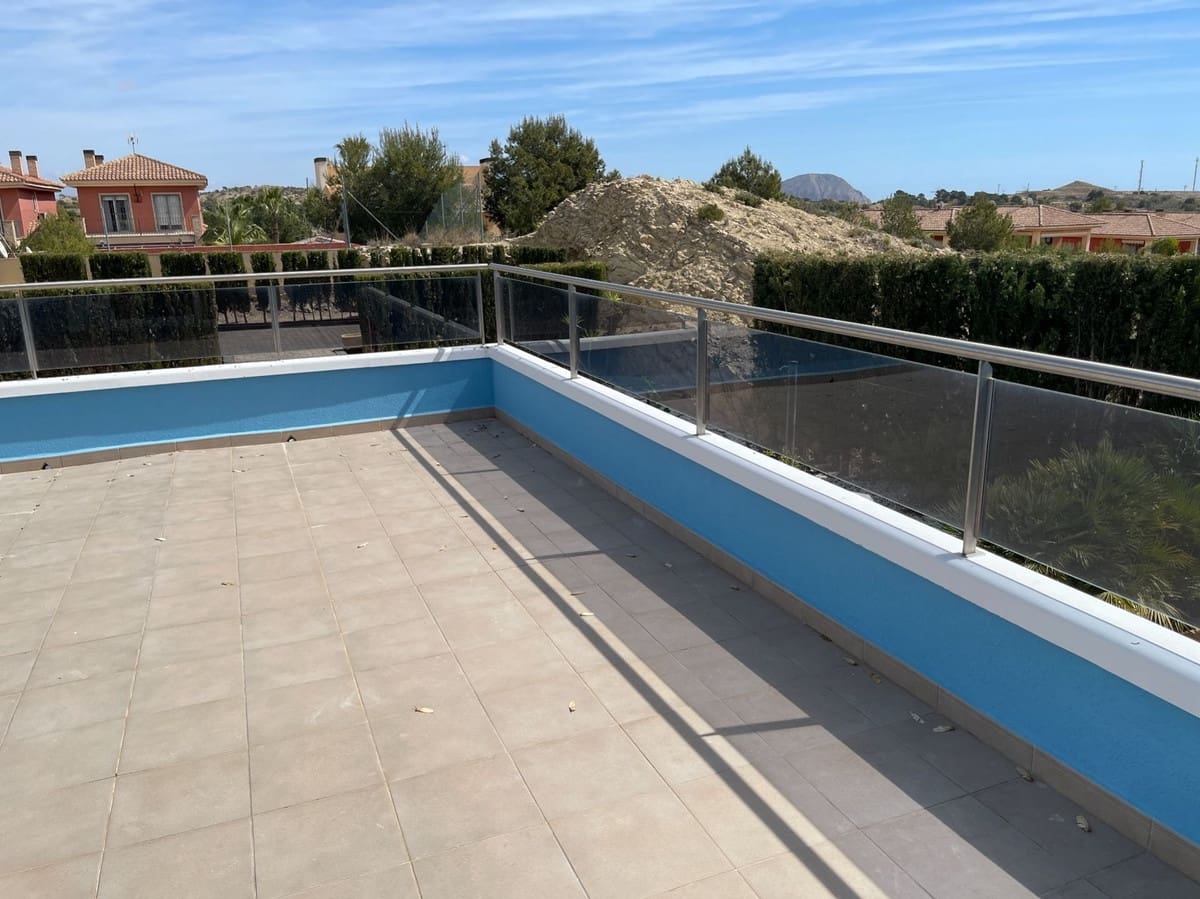 6 Zimmer Villa zu verkaufen in Monforte del Cid - 750.000 € (Ref: 9439080)