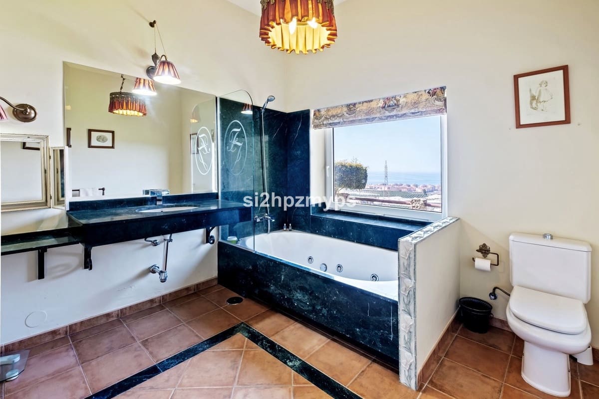 3 bedroom Villa for sale in Torrox - € 675,000 (Ref: 9439086)