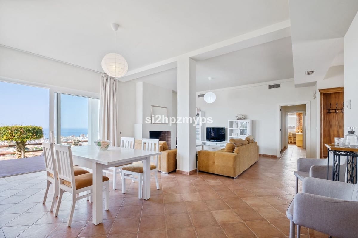 3 bedroom Villa for sale in Torrox - € 675,000 (Ref: 9439086)