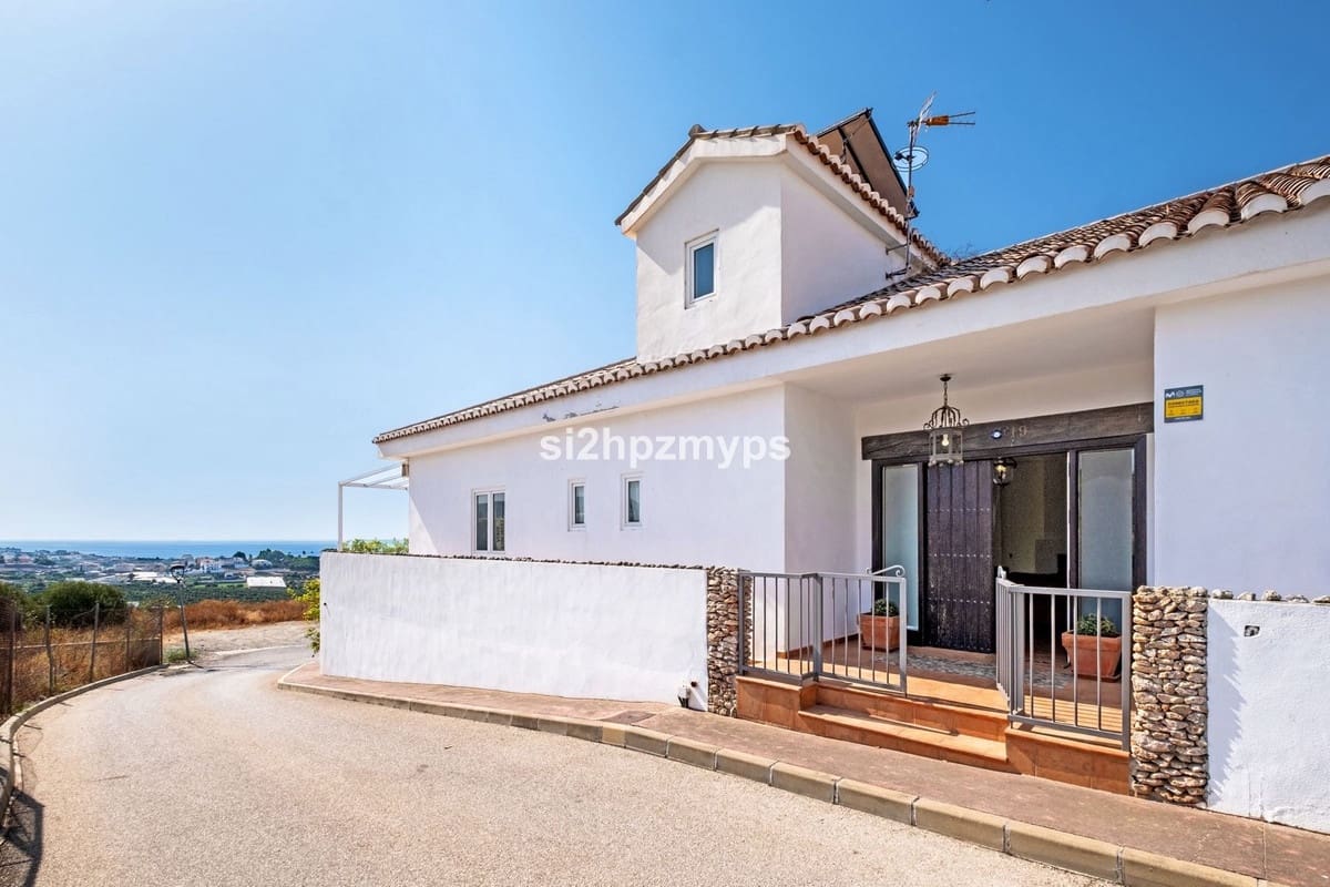 3 bedroom Villa for sale in Torrox - € 675,000 (Ref: 9439086)