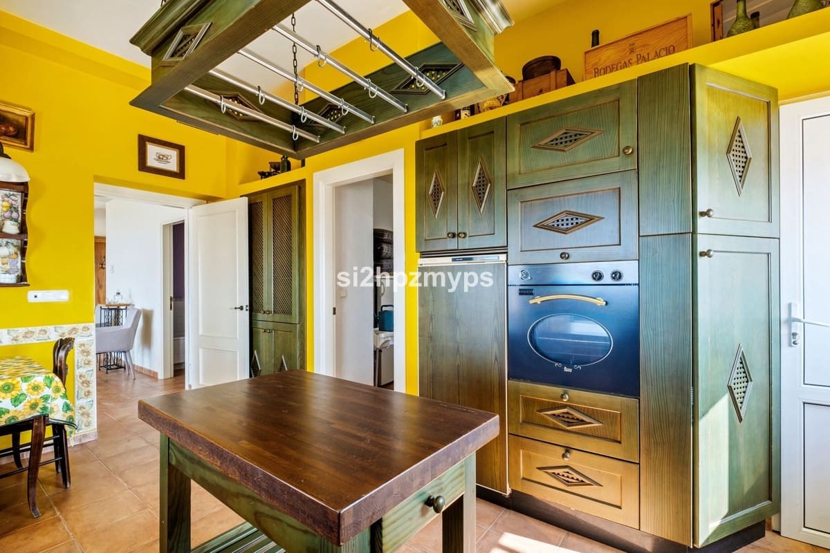 3 bedroom Villa for sale in Torrox - € 675,000 (Ref: 9439086)