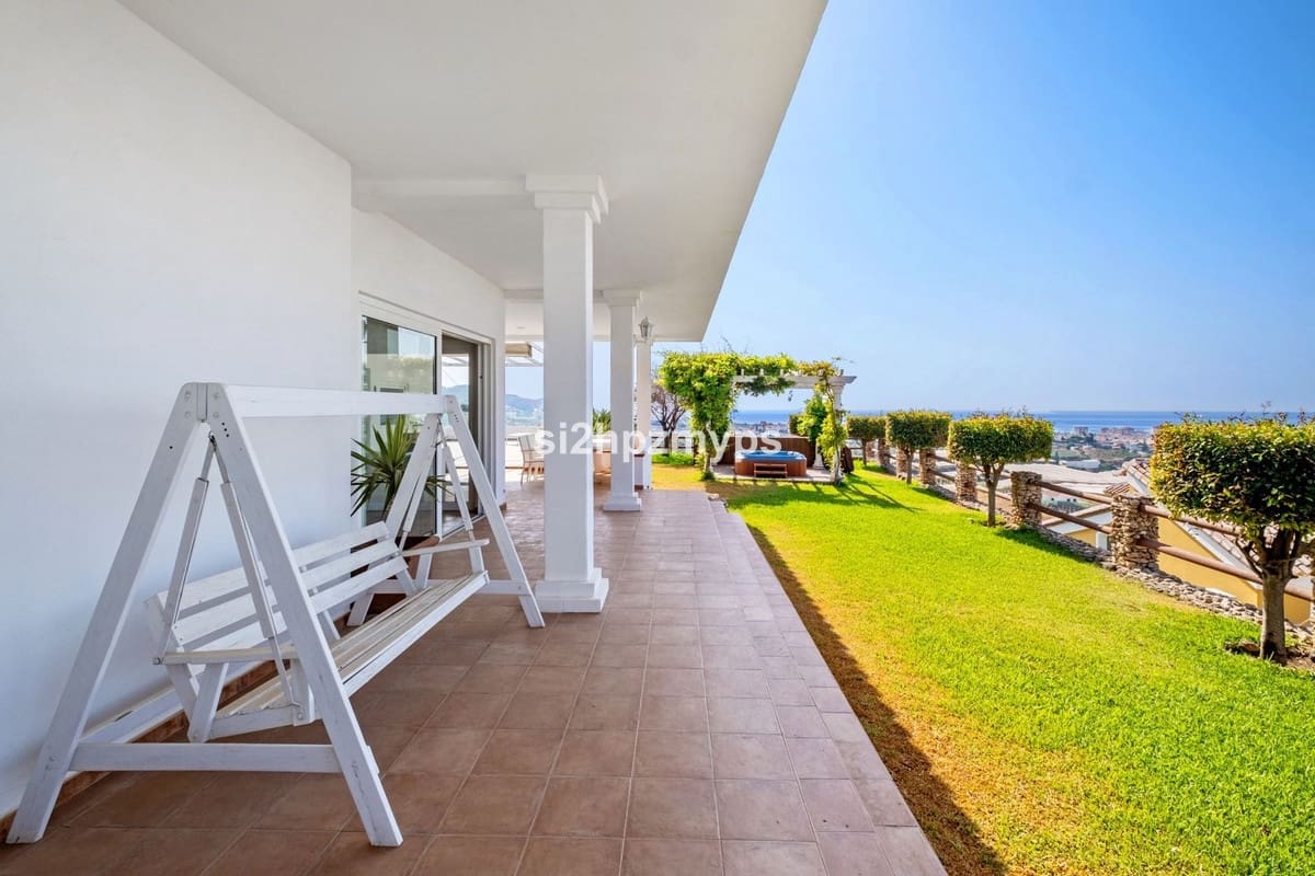 3 bedroom Villa for sale in Torrox - € 675,000 (Ref: 9439086)