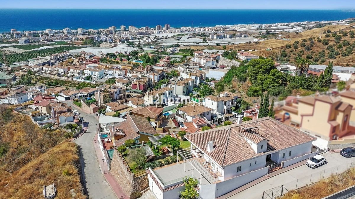 3 bedroom Villa for sale in Torrox - € 675,000 (Ref: 9439086)