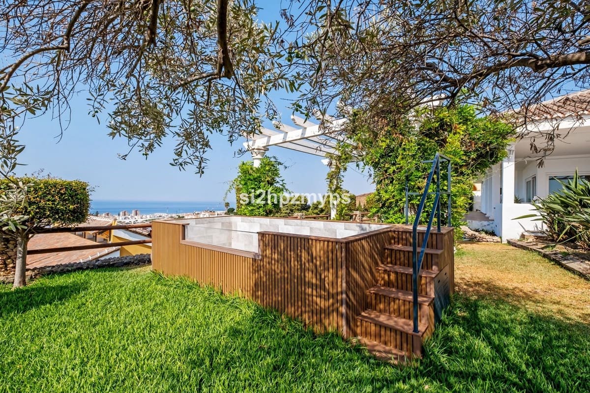 3 bedroom Villa for sale in Torrox - € 675,000 (Ref: 9439086)