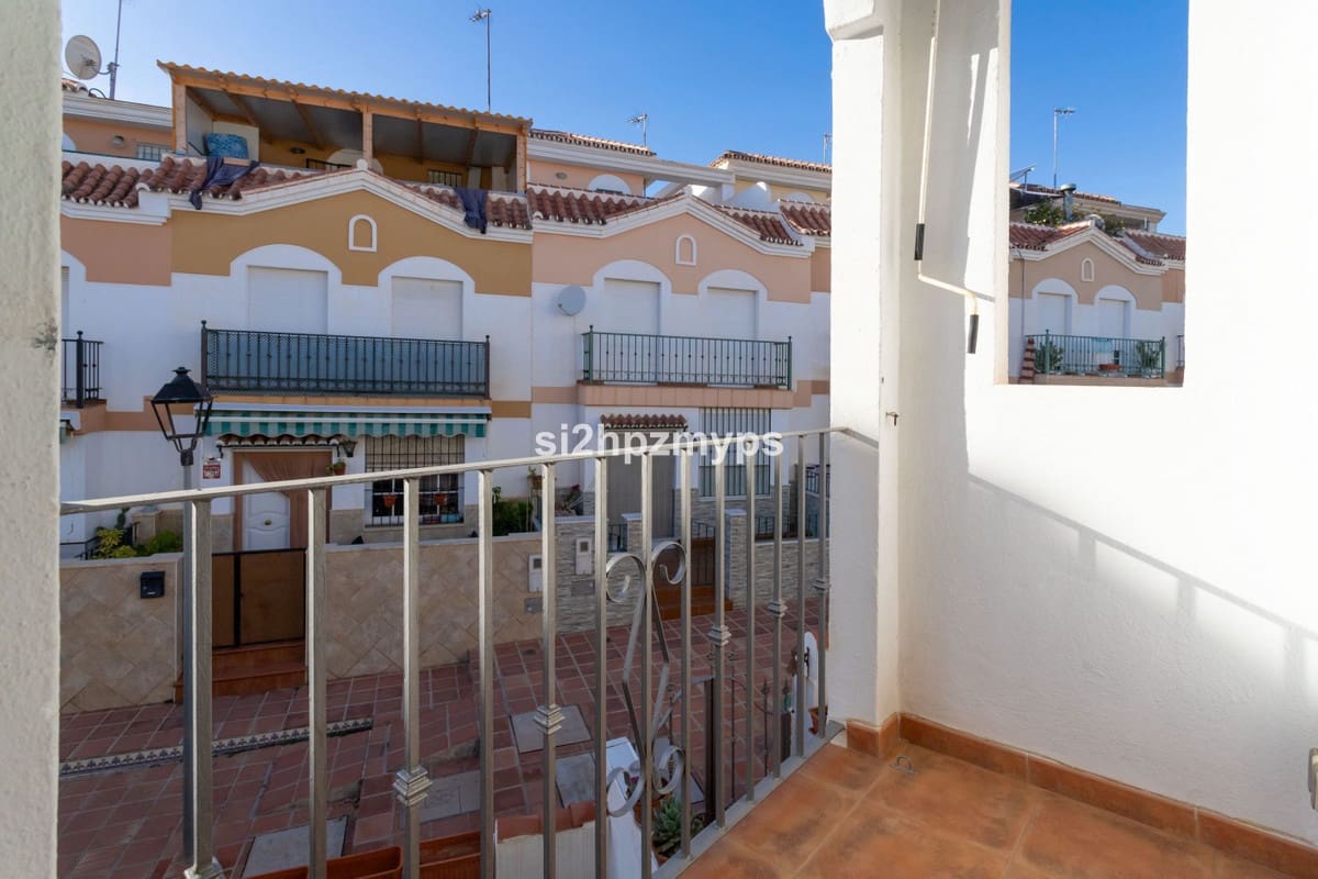 4 soveværelse Byhus til salg i Torrox - € 399.000 (Ref: 9439087)