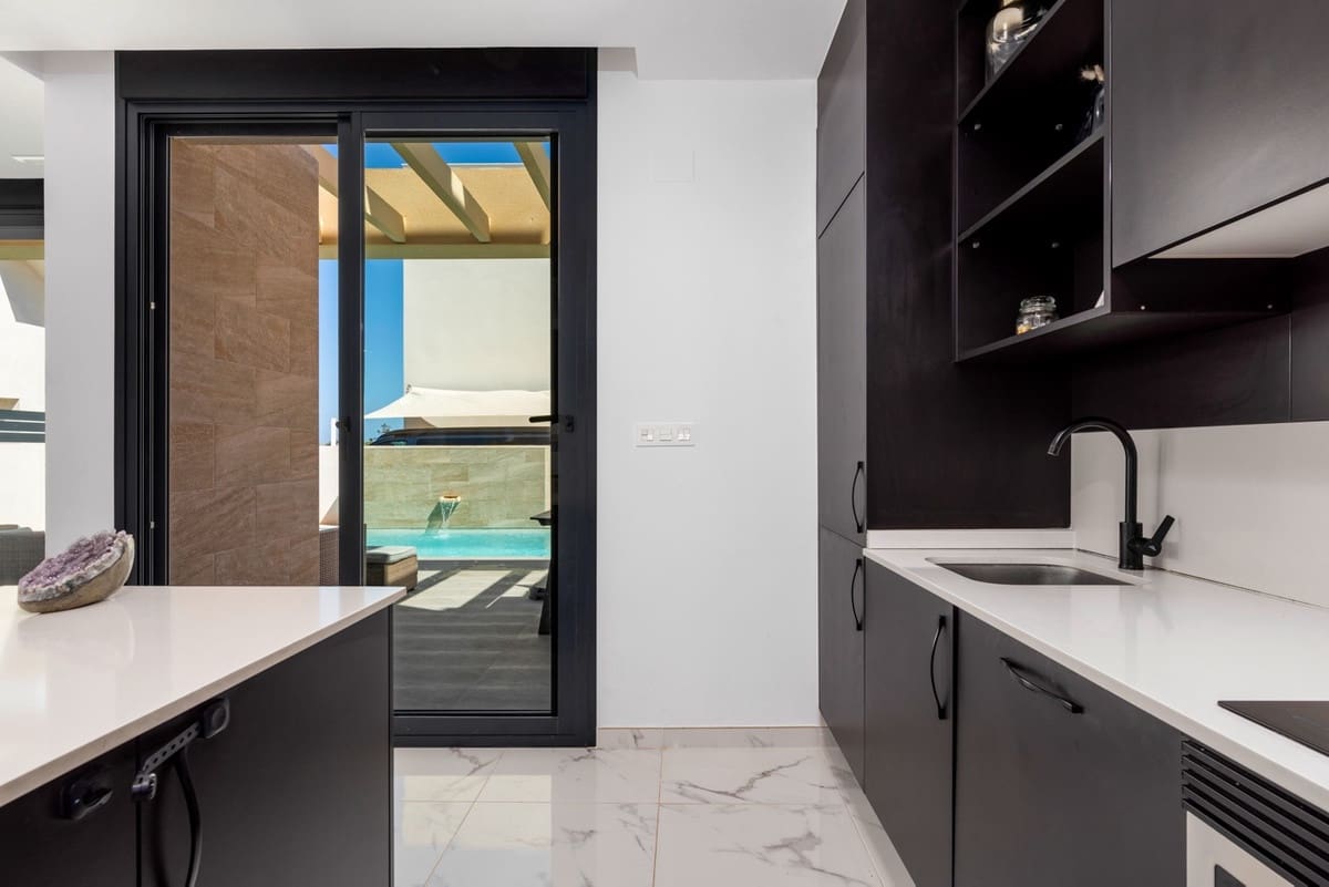 3 bedroom Villa for sale in Los Montesinos - € 399,000 (Ref: 9439089)