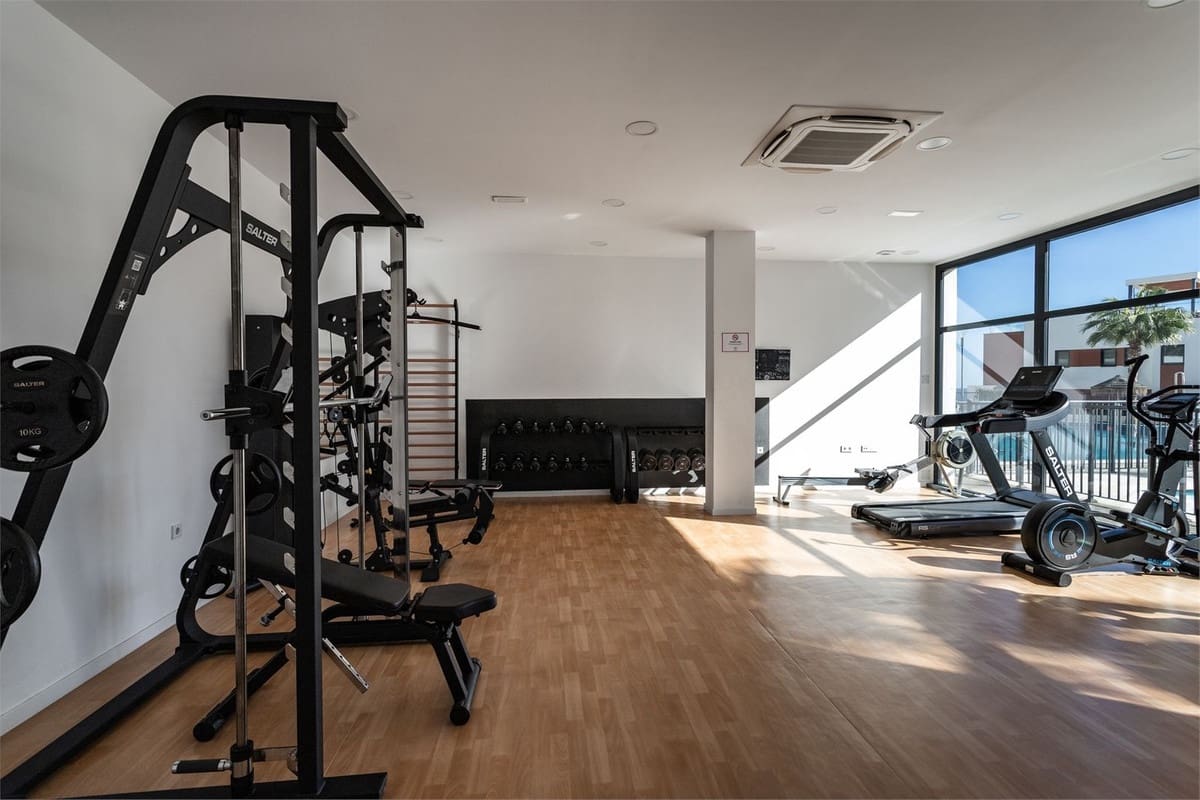 3 bedroom Apartment for sale in Fuengirola - € 749,000 (Ref: 9439093)