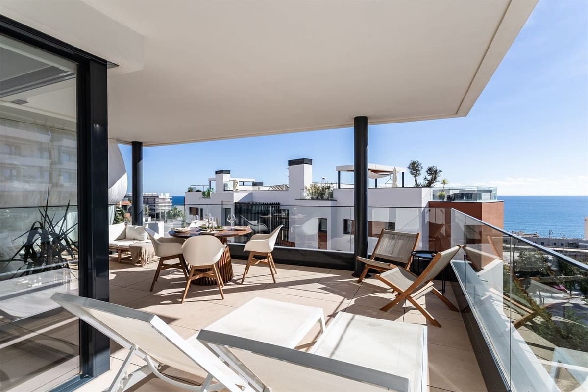 3 bedroom Apartment for sale in Fuengirola with garage - € 749,000 (Ref: 9439093)