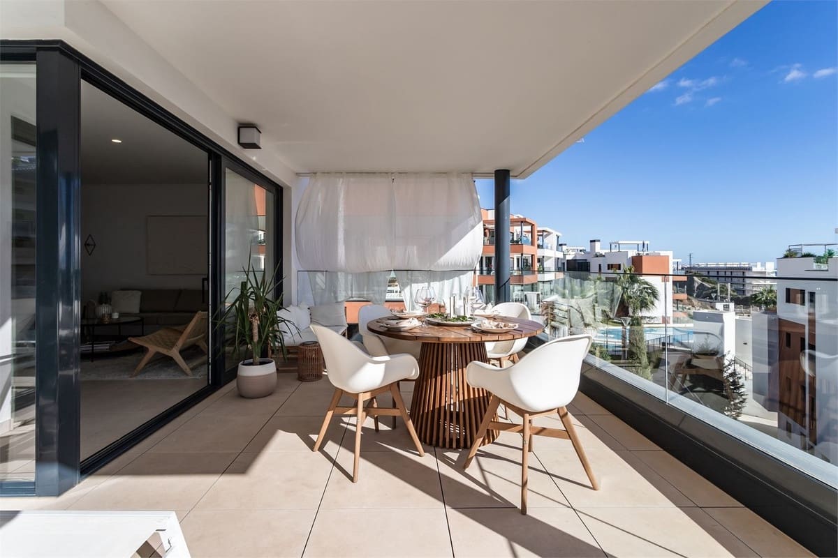 3 bedroom Apartment for sale in Fuengirola with garage - € 749,000 (Ref: 9439093)