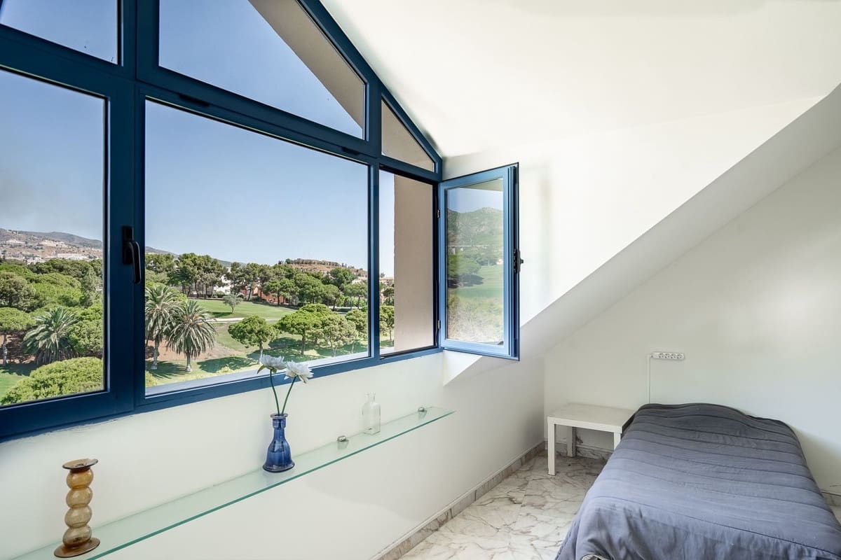 5 sypialnia Penthouse na sprzedaż w Torrequebrada - 1 085 000 € (Ref: 9439110)