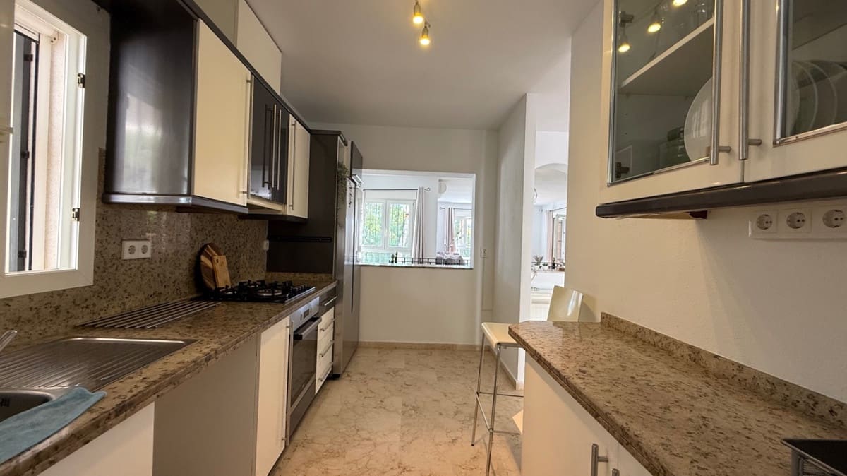 4 soveværelse Villa til salg i Las Ramblas Golf - € 675.000 (Ref: 9439112)