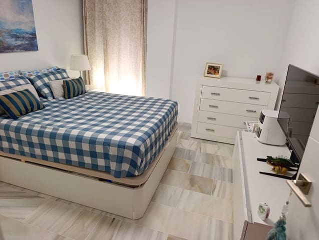 1 slaapkamer Appartement te koop in Los Boliches , Fuengirola - € 250.000 (Ref: 9439113)