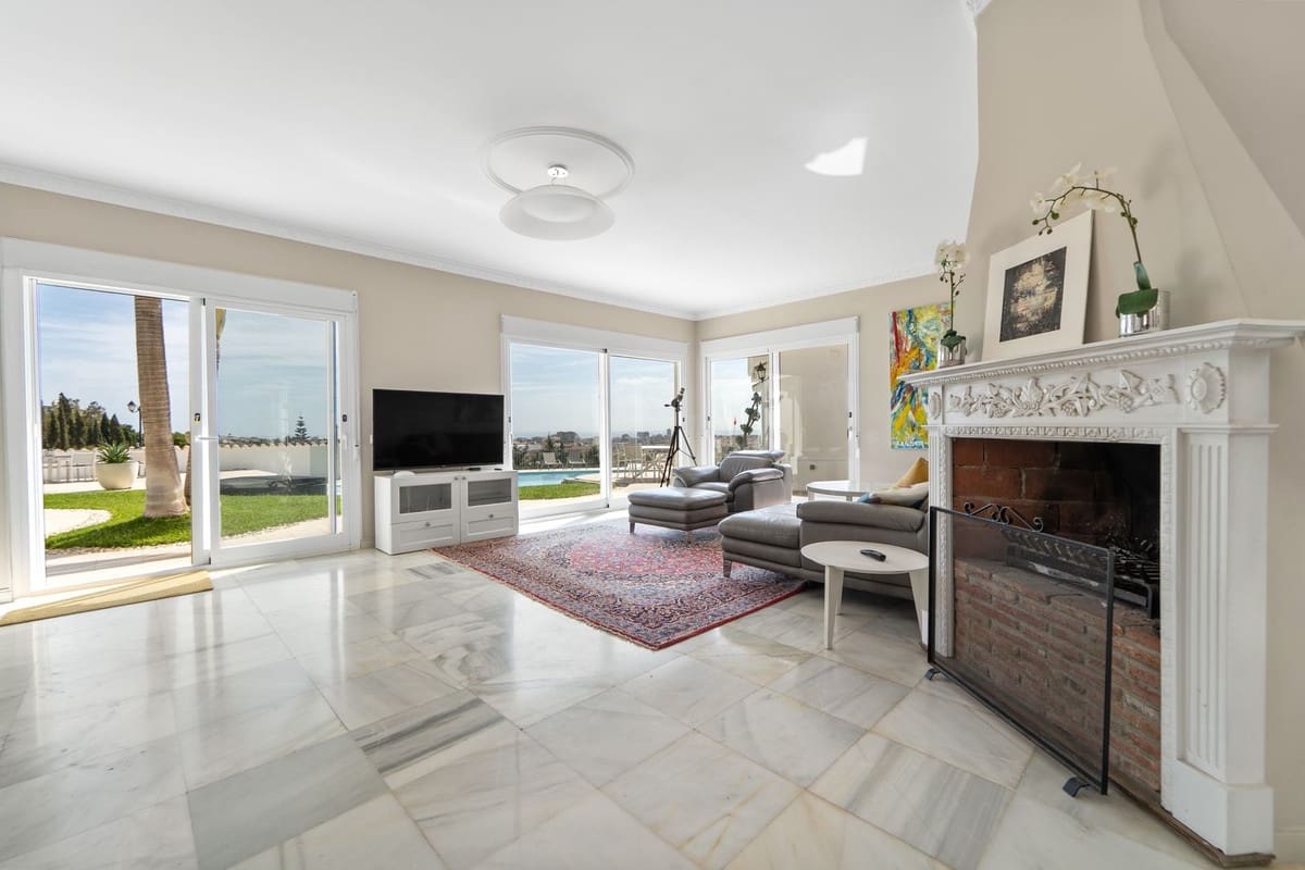 4 bedroom Villa for sale in La Sierrezuela - € 1,795,000 (Ref: 9439114)