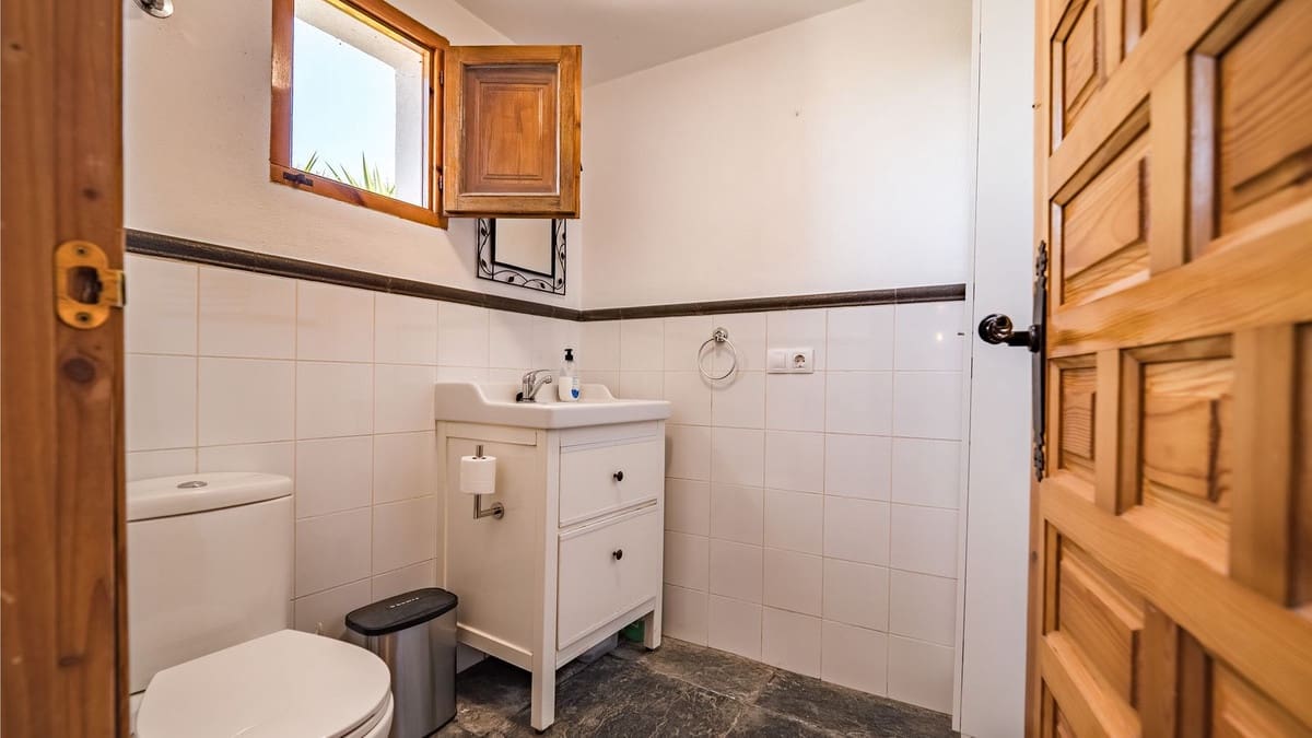 6 bedroom Finca/Country House for sale in Villanueva de la Concepcion - € 299,500 (Ref: 9439129)