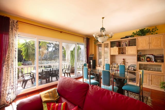 4 soveværelse Villa til salg i La Reserva, Marbella - € 950.000 (Ref: 9439134)