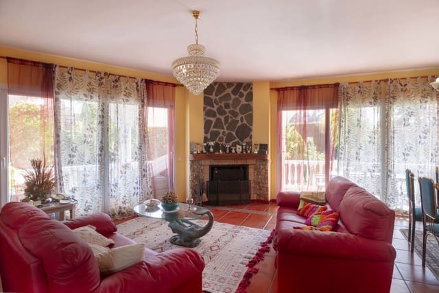 4 soveværelse Villa til salg i La Reserva, Marbella - € 950.000 (Ref: 9439134)