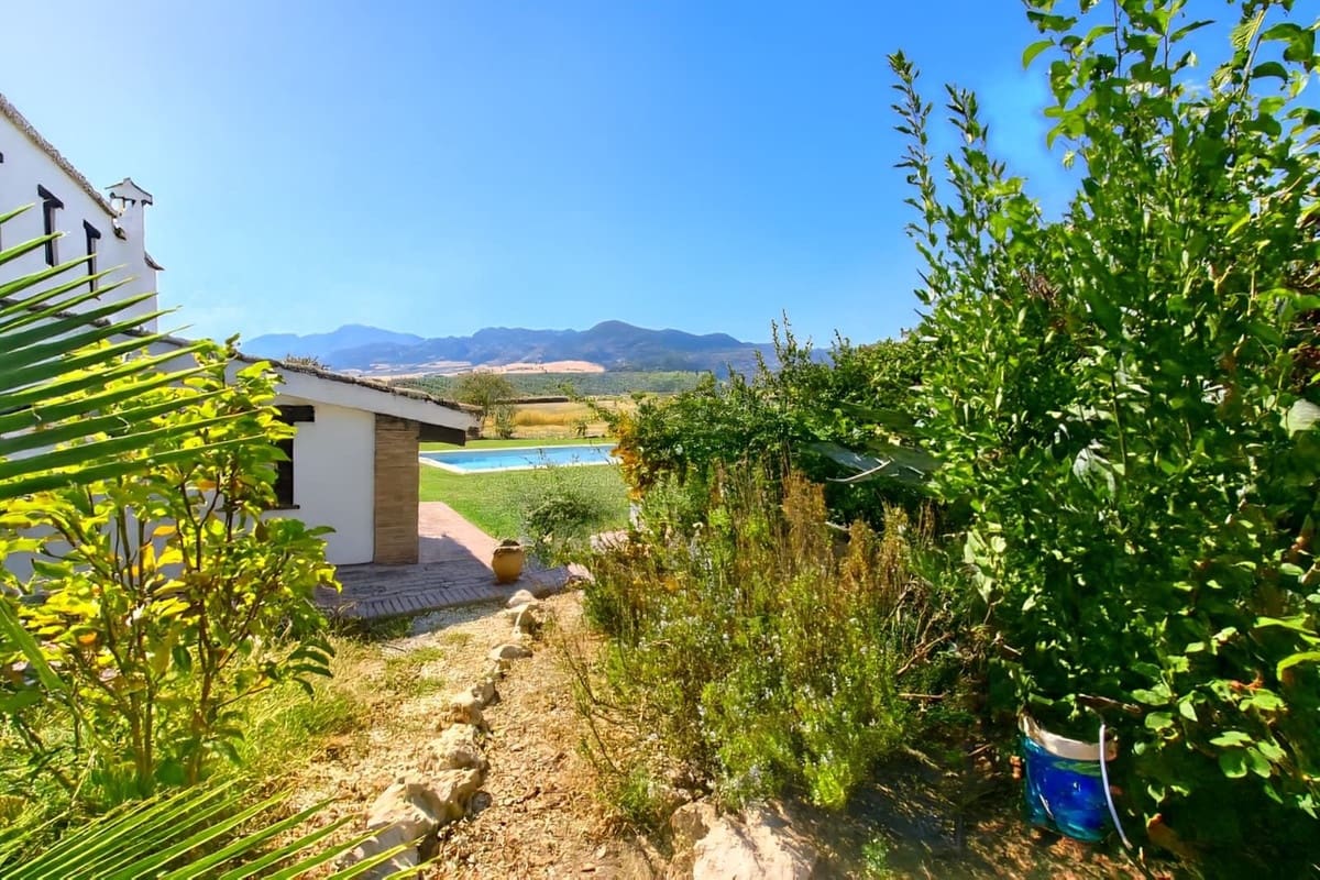 5 soveværelse Villa til salg i Ronda med swimmingpool - € 695.000 (Ref: 9439135)