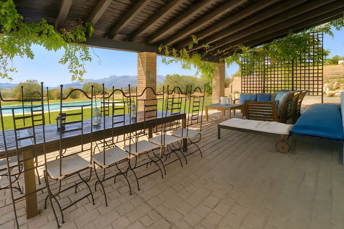 5 soveværelse Villa til salg i Ronda med swimmingpool - € 695.000 (Ref: 9439135)