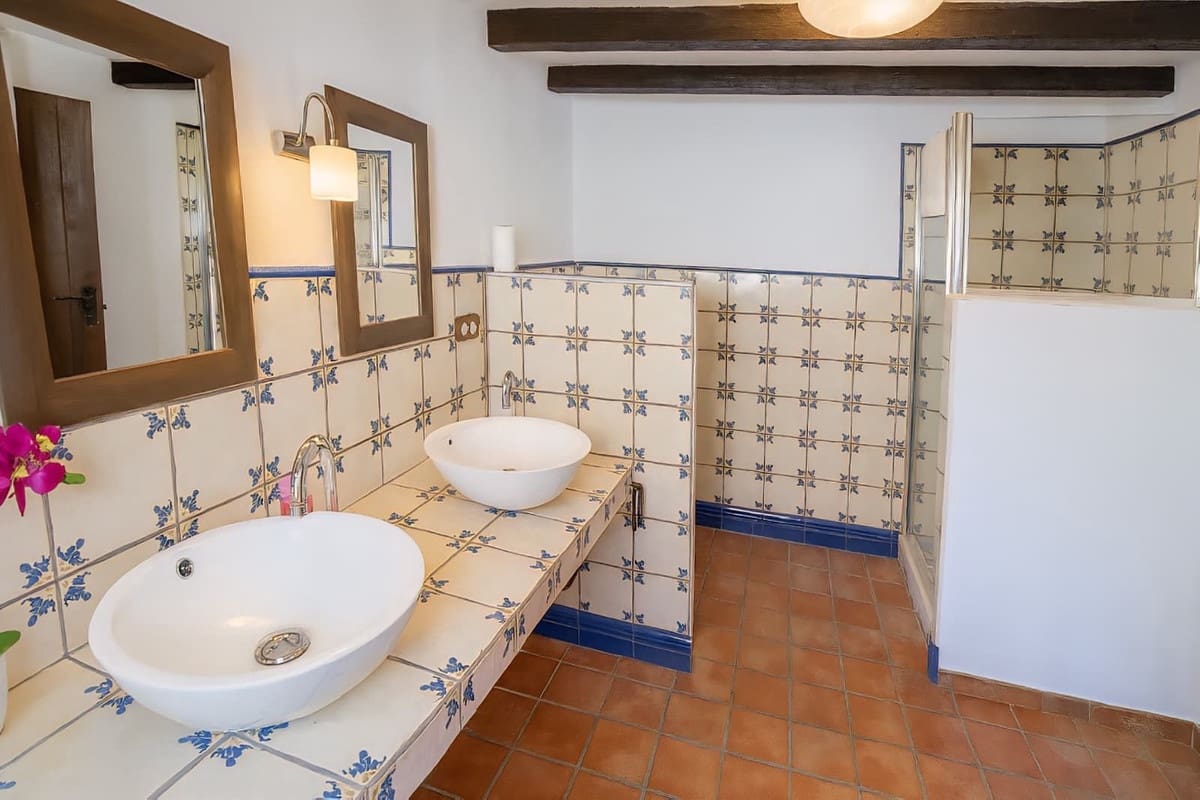 5 soveværelse Villa til salg i Ronda med swimmingpool - € 695.000 (Ref: 9439135)