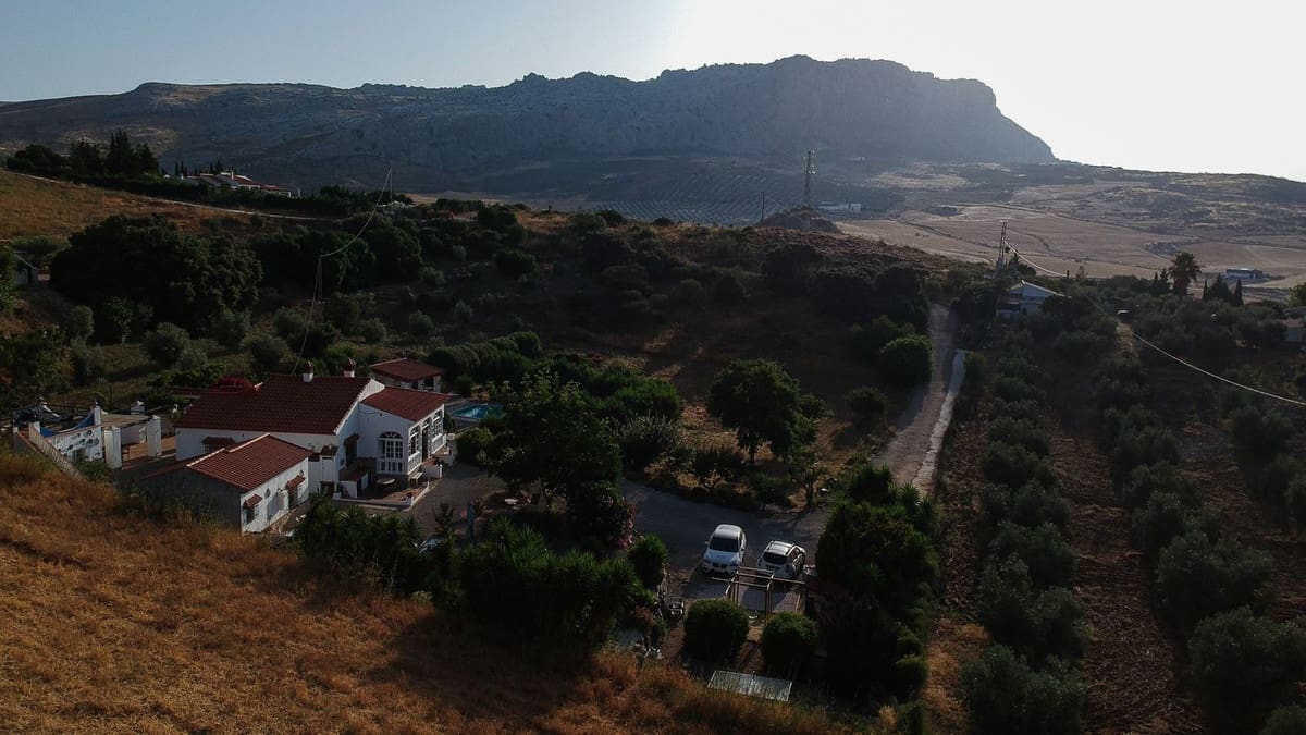 5 bedroom Finca/Country House for sale in Villanueva de la Concepcion - € 449,000 (Ref: 9439136)