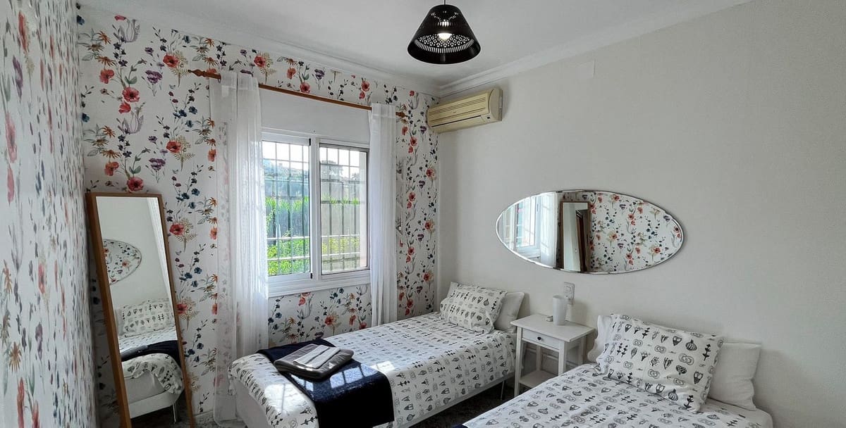 5 bedroom Finca/Country House for sale in Villanueva de la Concepcion - € 449,000 (Ref: 9439136)