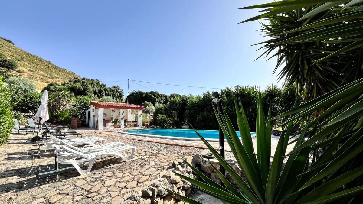 5 bedroom Finca/Country House for sale in Villanueva de la Concepcion - € 449,000 (Ref: 9439136)