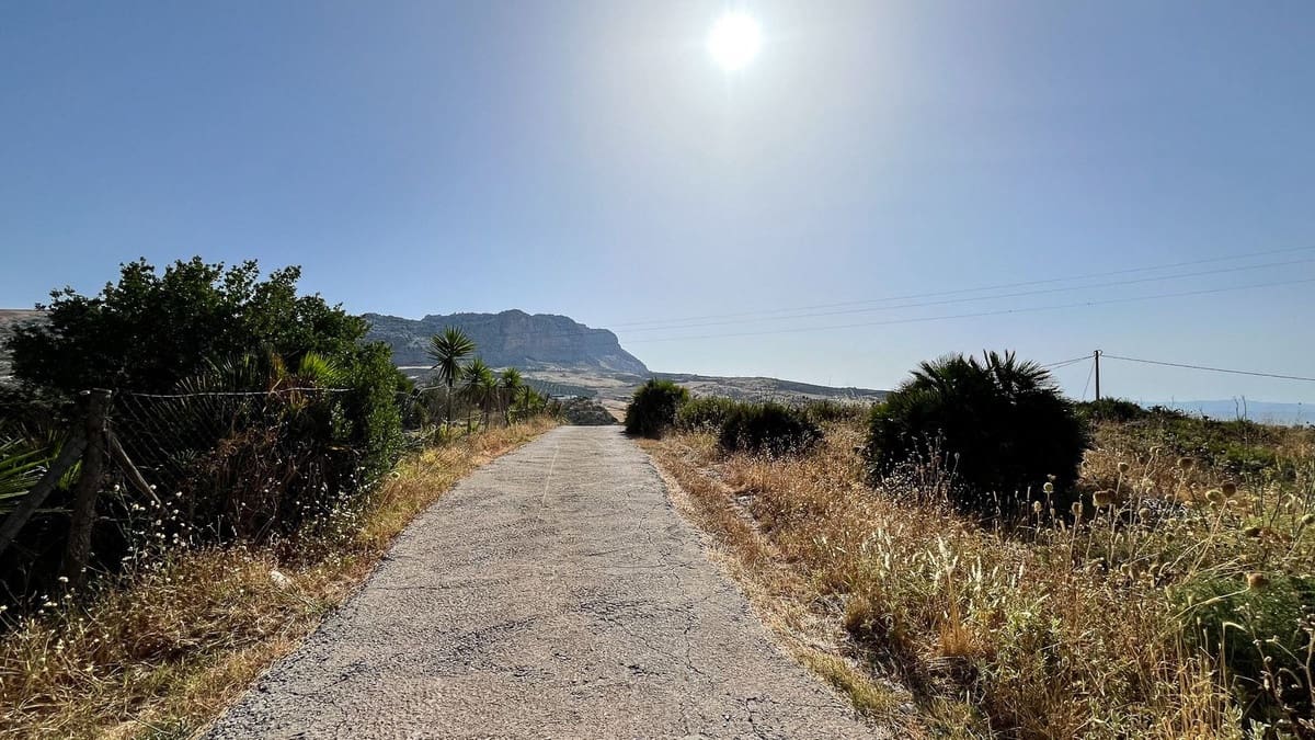 5 bedroom Finca/Country House for sale in Villanueva de la Concepcion - € 449,000 (Ref: 9439136)