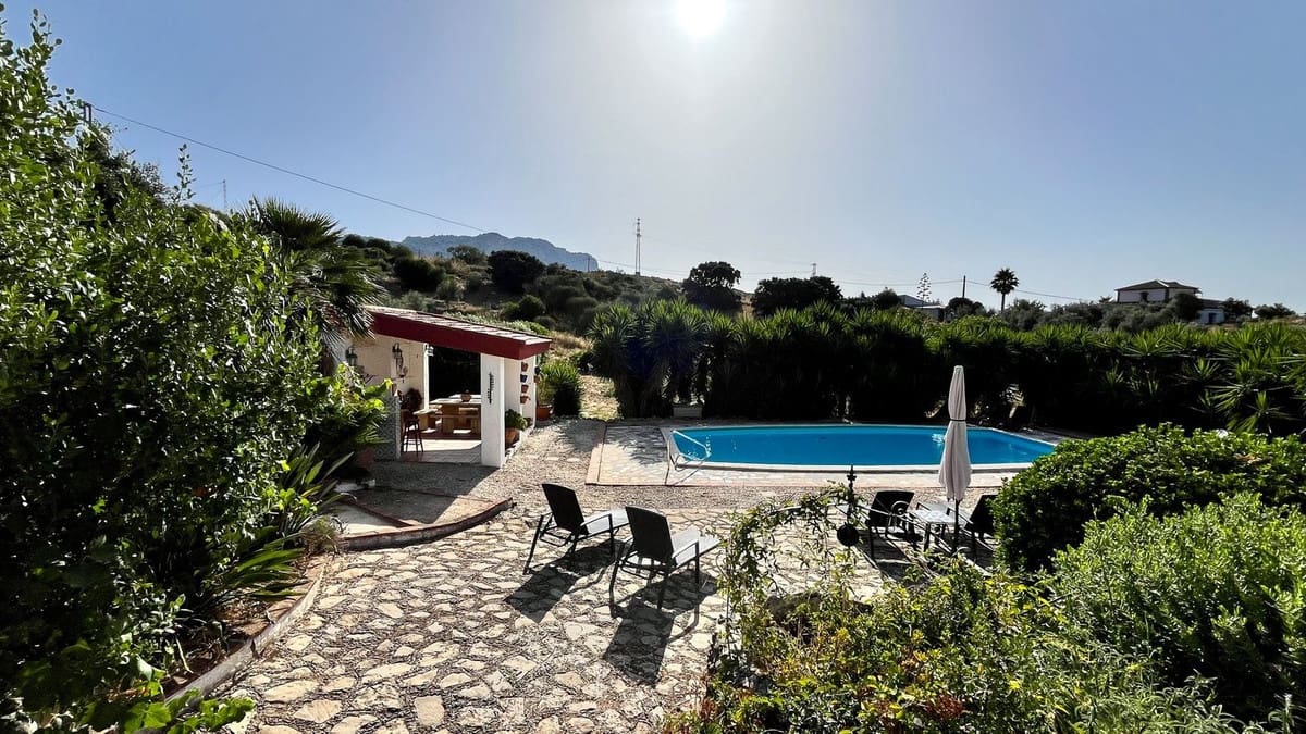 5 bedroom Finca/Country House for sale in Villanueva de la Concepcion - € 449,000 (Ref: 9439136)