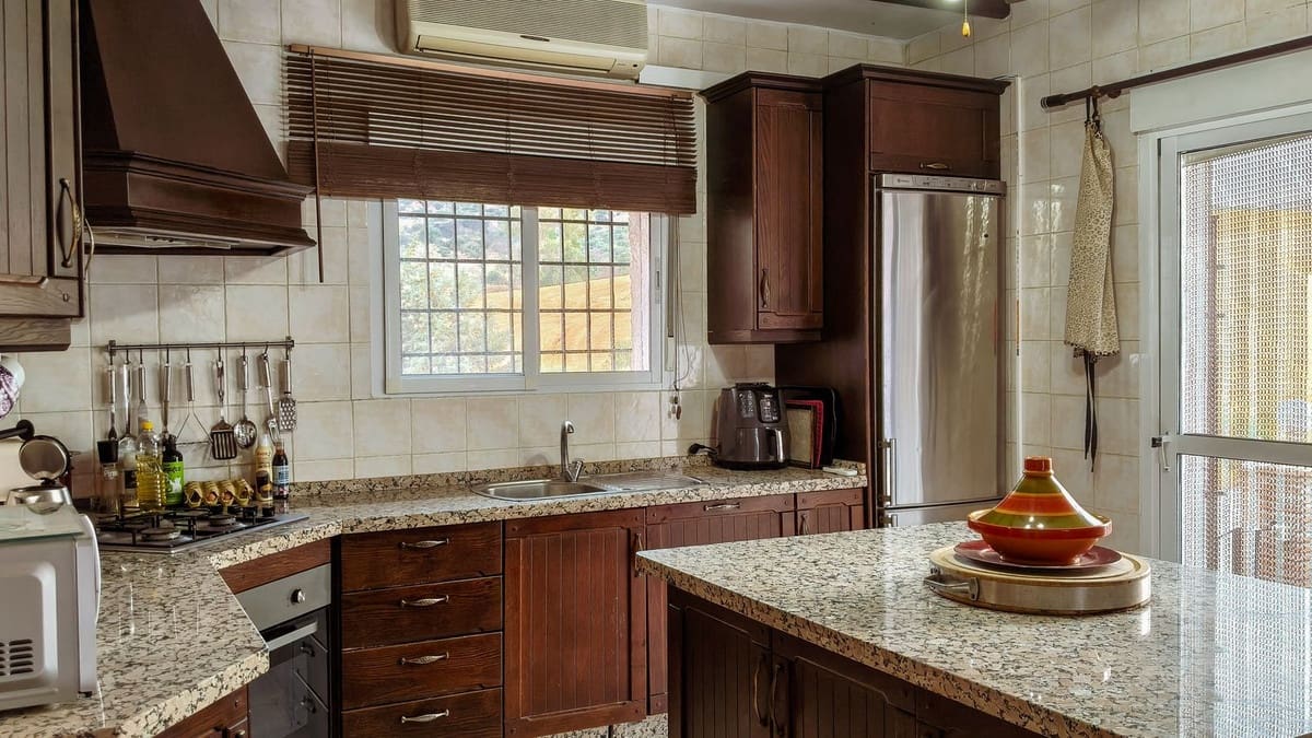 3 bedroom Finca/Country House for sale in Almogia - € 295,000 (Ref: 9439138)