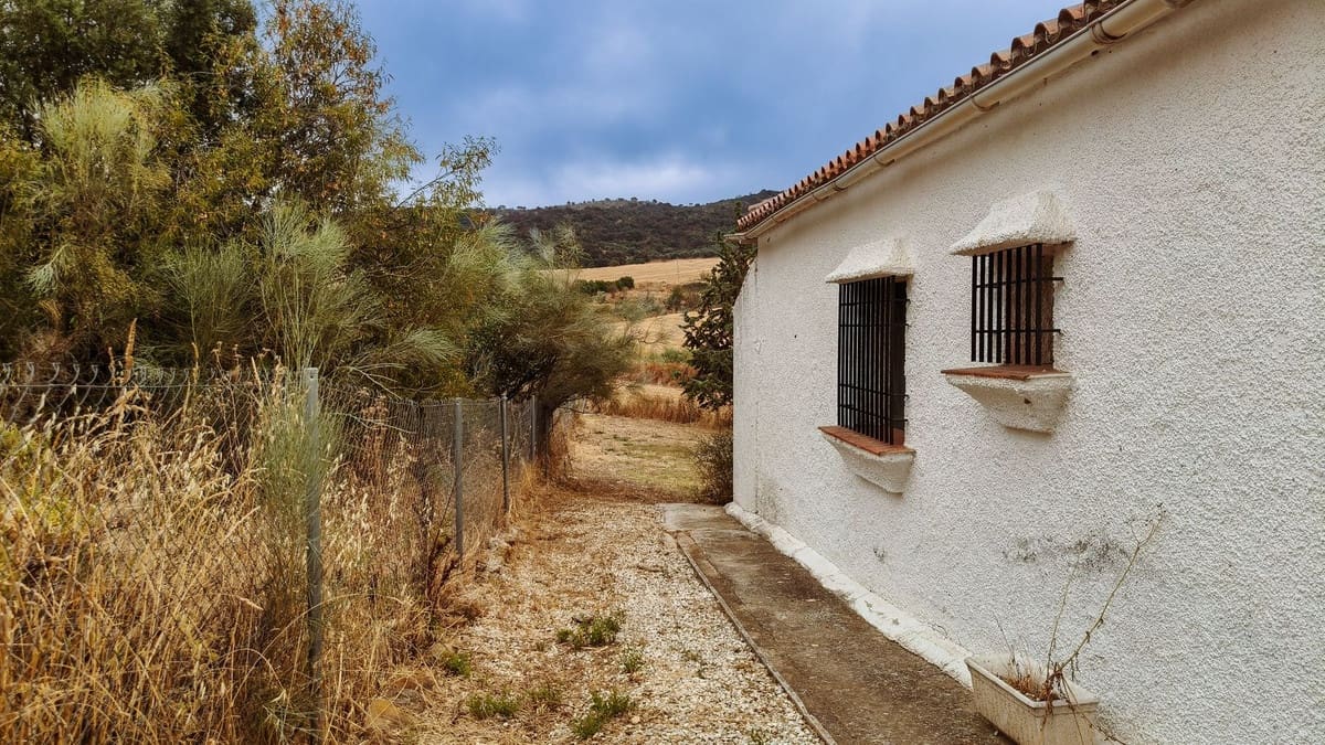 3 bedroom Finca/Country House for sale in Almogia - € 295,000 (Ref: 9439138)
