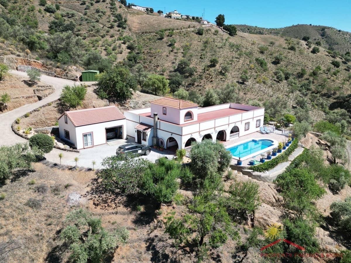 4 soveværelse Finca/Landehus til salg i Sedella - € 425.000 (Ref: 9439139)