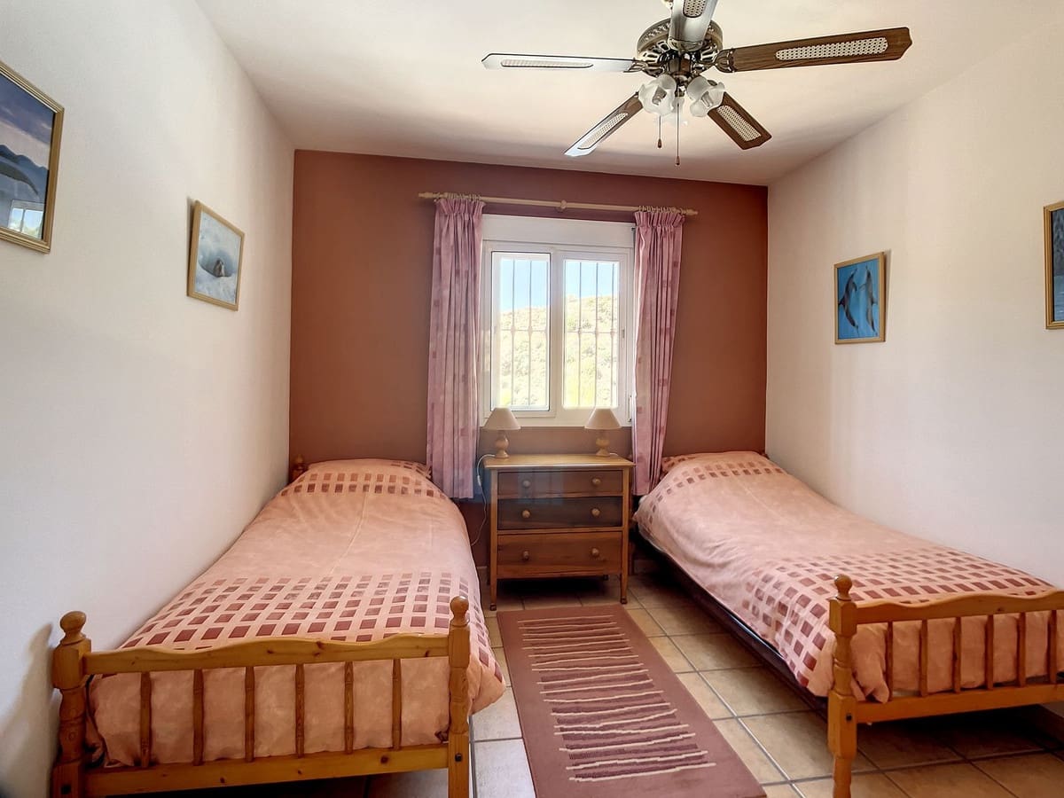 4 soveværelse Finca/Landehus til salg i Sedella - € 425.000 (Ref: 9439139)