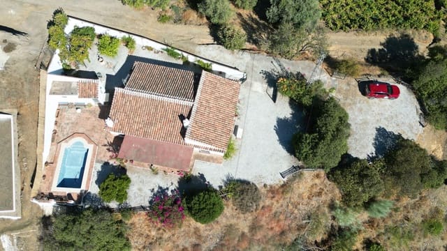 3 soveværelse Finca/Landehus til salg i Almáchar med swimmingpool - € 239.000 (Ref: 9439141)