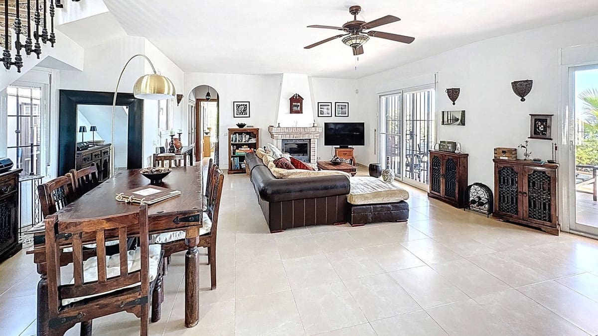 3 soverom Villa til salgs i Arenas - € 695 000 (Ref: 9439144)