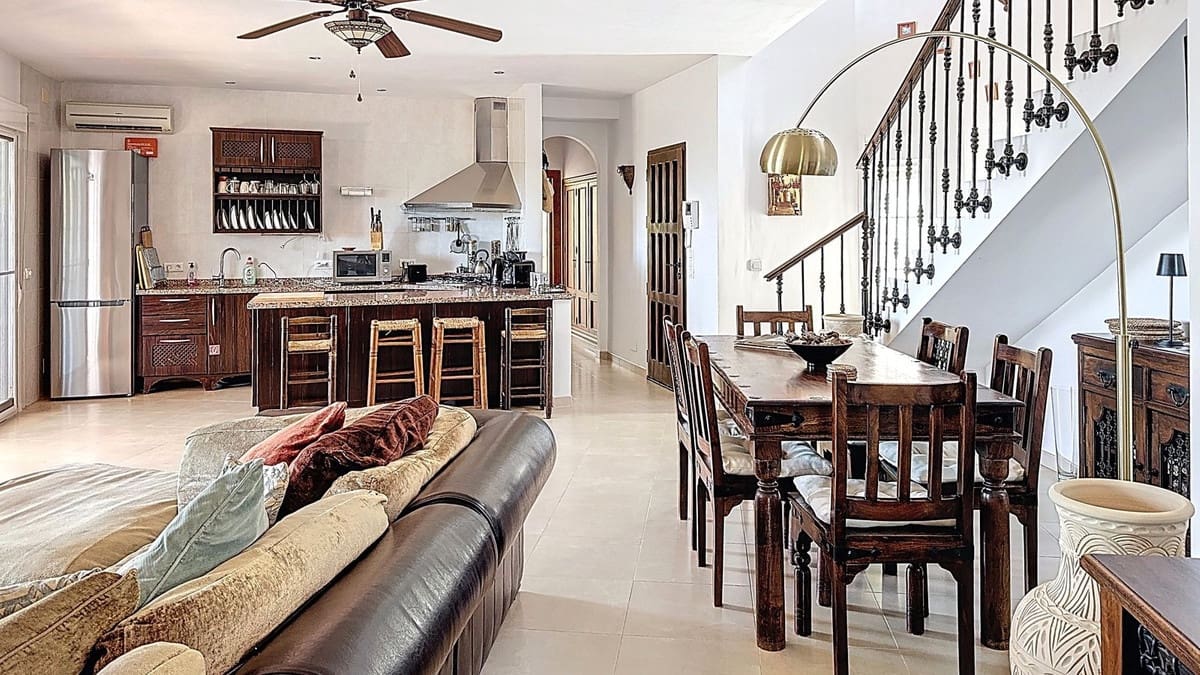 3 soverom Villa til salgs i Arenas - € 695 000 (Ref: 9439144)