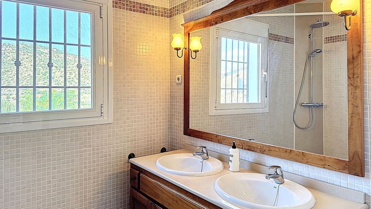 3 soverom Villa til salgs i Arenas - € 695 000 (Ref: 9439144)