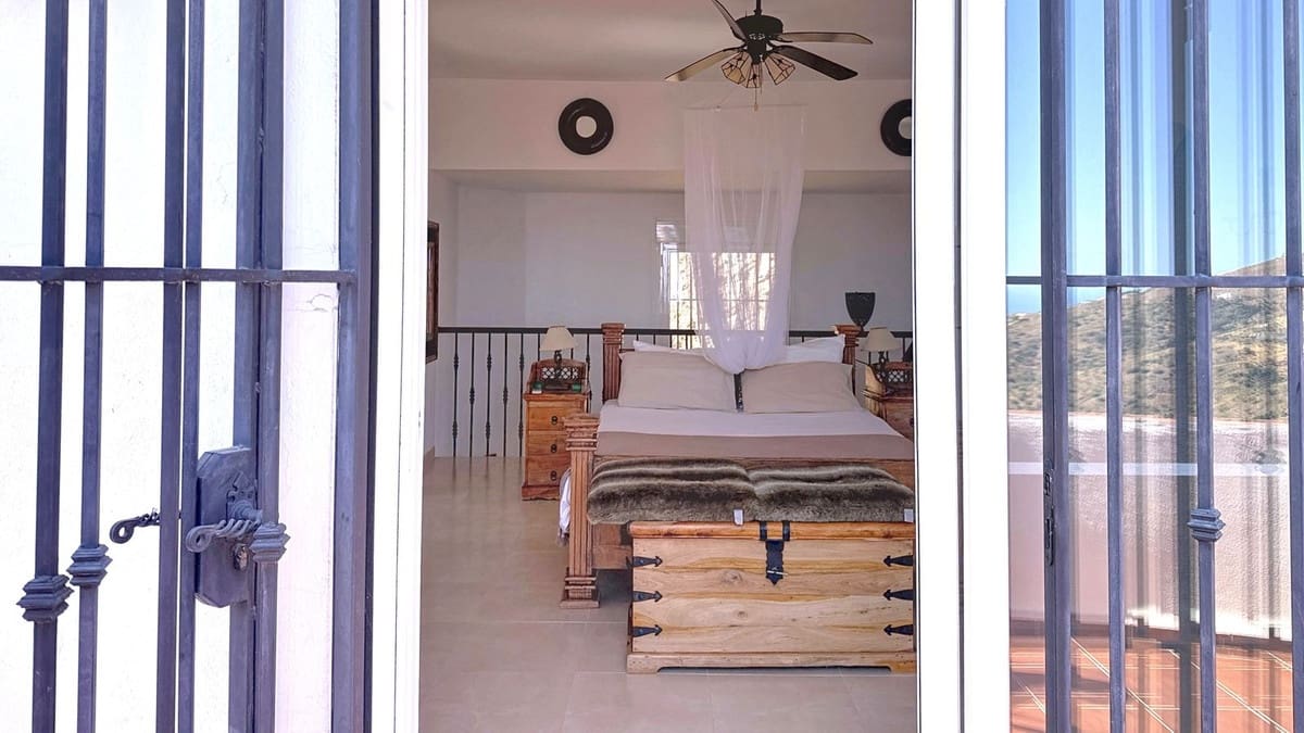 3 soverom Villa til salgs i Arenas - € 695 000 (Ref: 9439144)