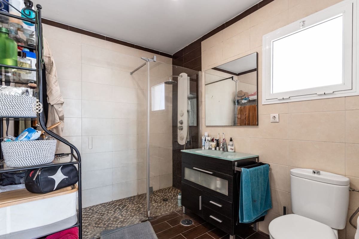 3 quarto Moradia para venda em El Faro com piscina - 990 000 € (Ref: 9439146)