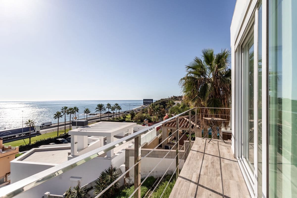 3 quarto Moradia para venda em El Faro com piscina - 990 000 € (Ref: 9439146)