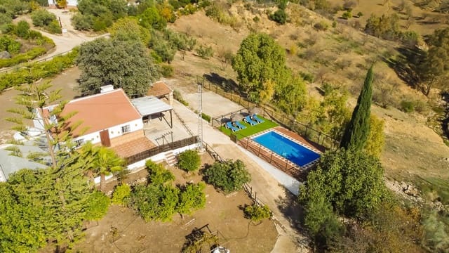 2 bedroom Finca/Country House for sale in Villanueva de la Concepcion with pool - € 290,000 (Ref: 9439147)